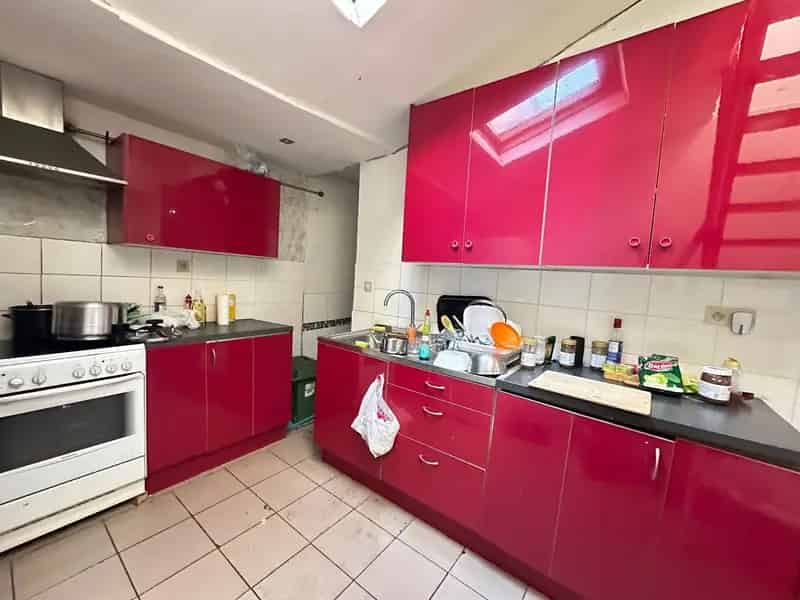 Charmante 3 Slaapkamer Stadswoning Te Koop