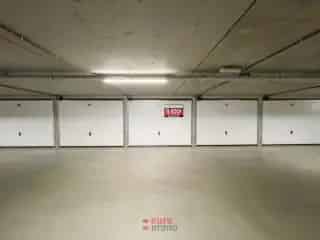 Garagebox te koop Nieuwpoort - Ruime en vlot bereikbare garage
