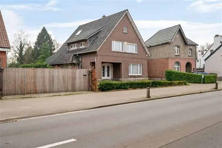 Huis Te Koop Oelegem: Te renoveren open bebouwing met grote tuin