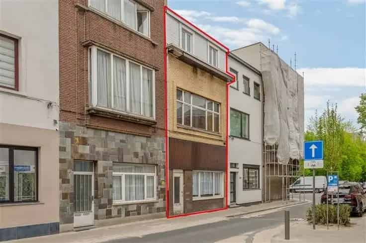 Te renoveren woning Antwerpen 3 slaapkamers 195m²