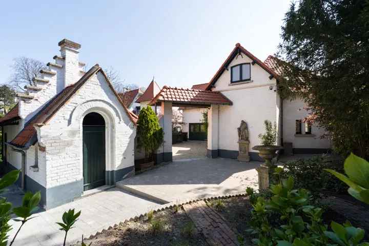Huis te Sint-Pieters-Woluwe 238m2 3 slaapkamers gerenoveerd