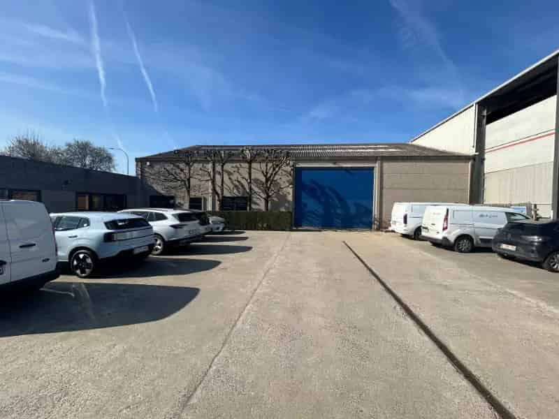 Magazijn te huur Deinze 600m² Europalaan