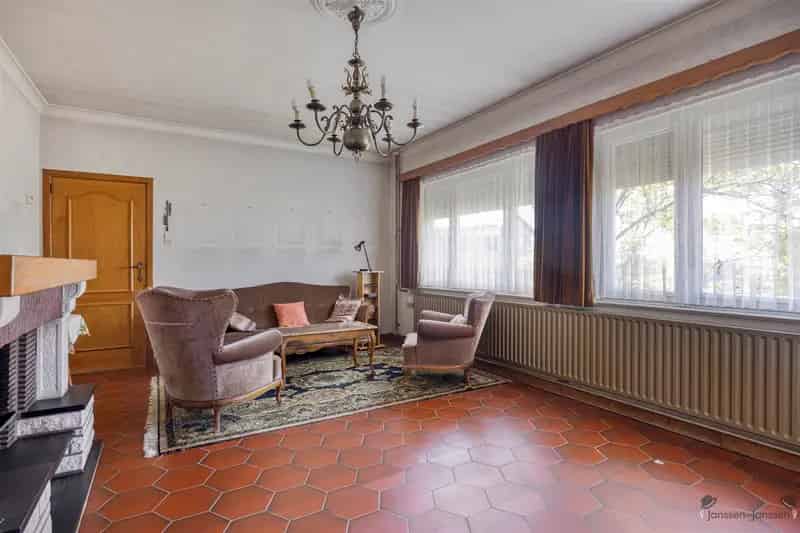 Huis te koop Lummen: Open bebouwing met 3 slaapkamers en veel potentieel