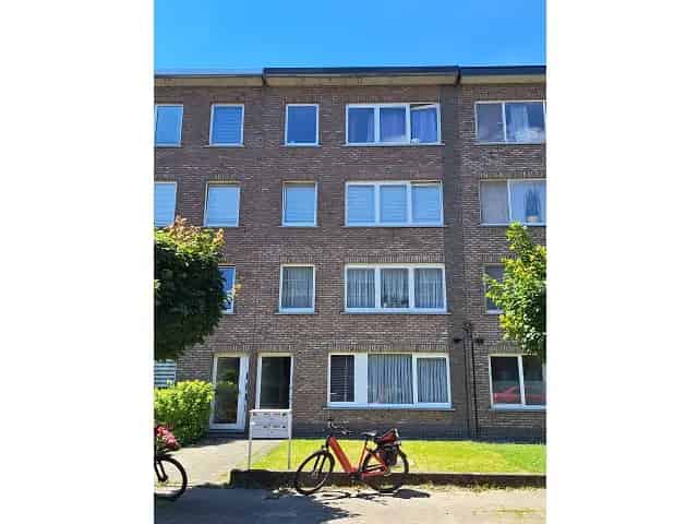 5 Appartementen 2 Slaapkamers 4 Verdiepingen 1989 Geen Lift