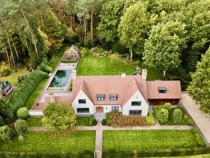 Luxe Villa te Huur s Gravenwezel 5 Slaapkamers Zwembad