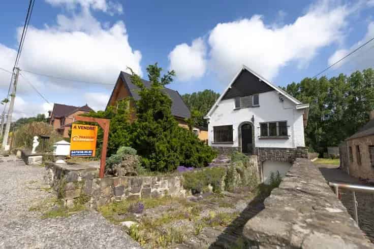 Villa Te Koop Fontaine l'Eveque Ruime woning met garage