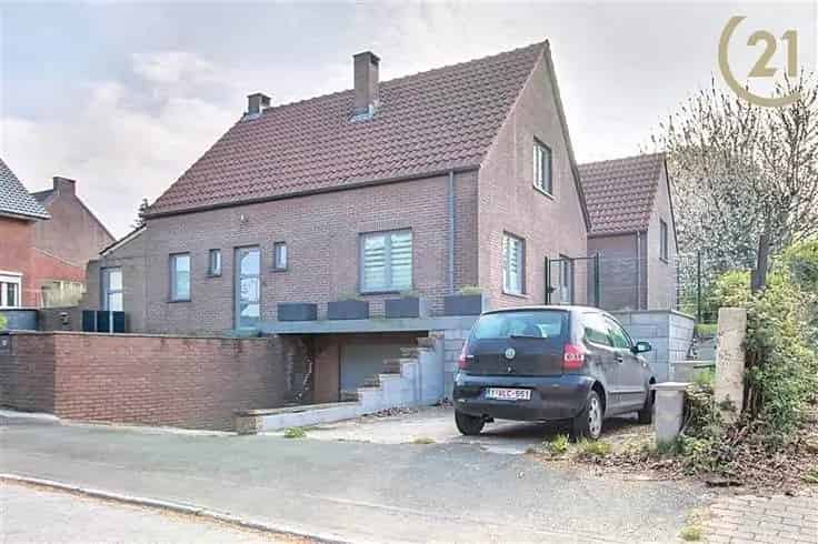 Huis Te Koop Genappe: 4 slaapkamers, grote tuin, garage