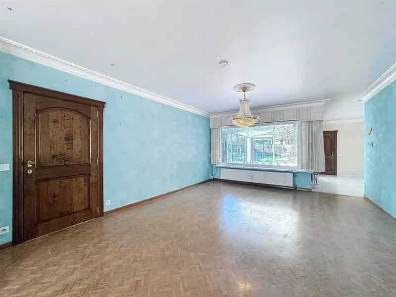 Ruime gezinswoning 6 slaapkamers te Roeselare
