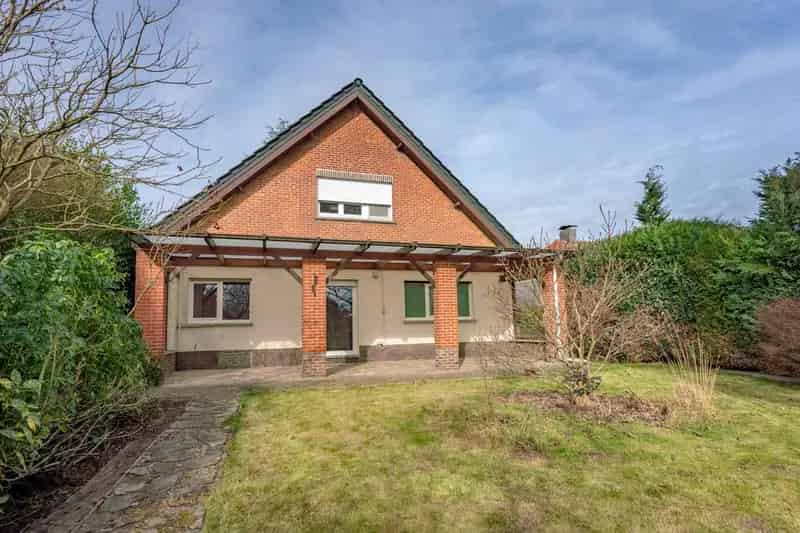 Huis te koop Kapellen: 3 slaapkamers, tuin, garage
