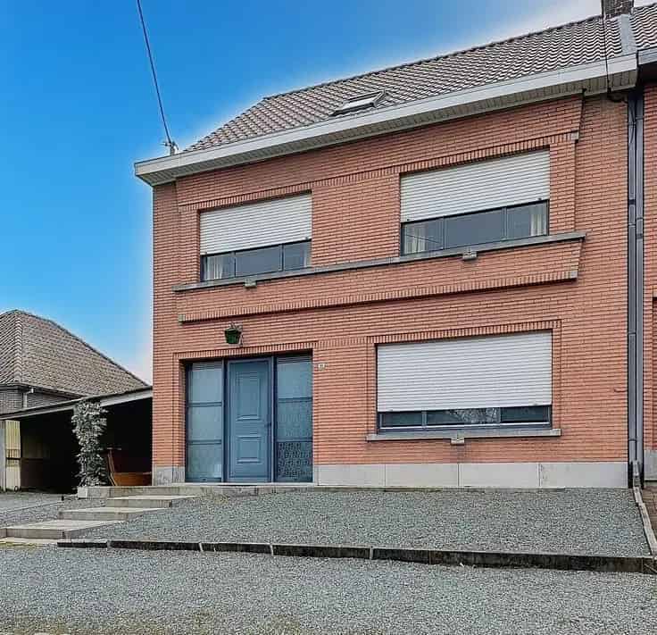 Halfopen bebouwing 4 slaapkamers grote tuin Sint Lievens Houtem
