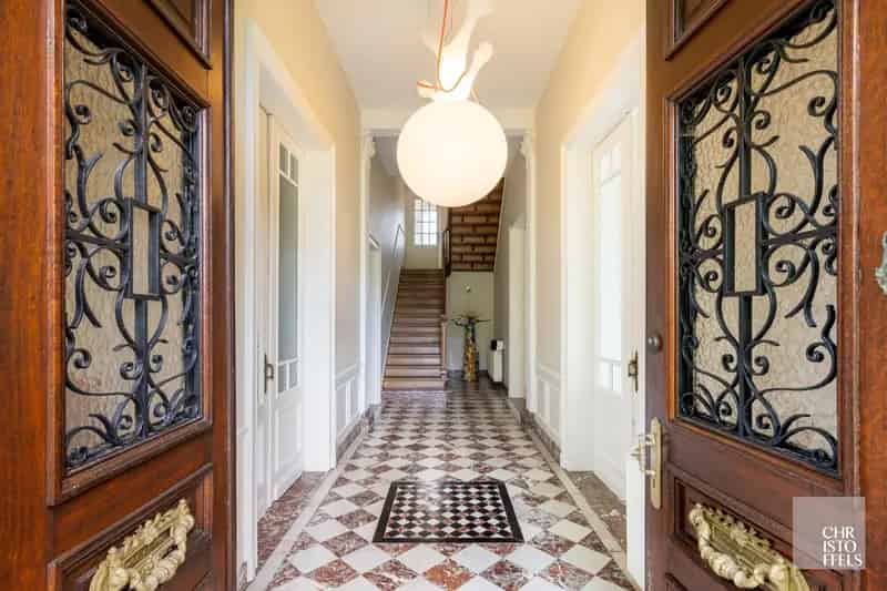 Herenhuis 535m² 6 Slaapkamers 19km Maastricht