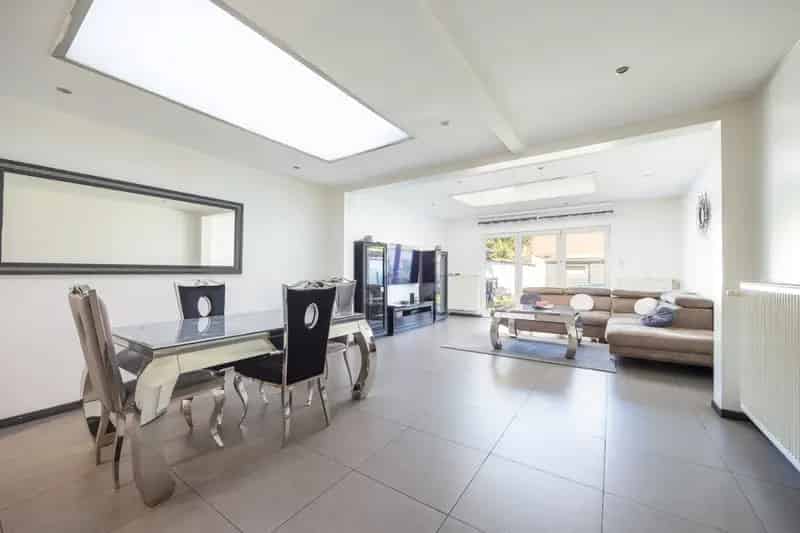 Huis te koop 3 slaapkamers ruime tuin topligging