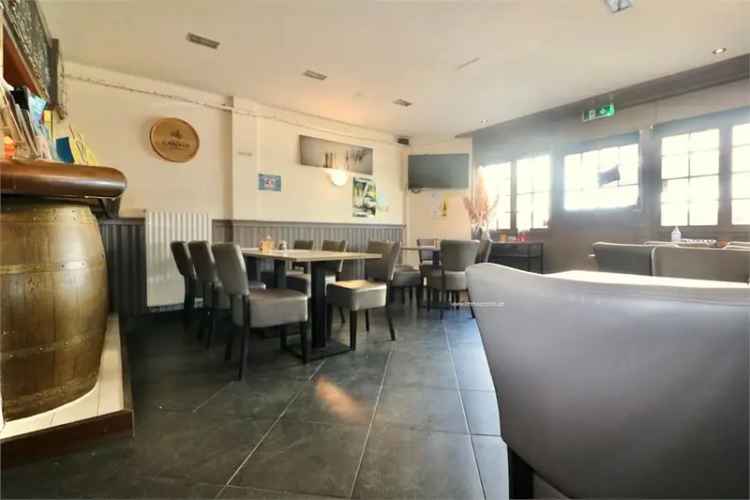 Handelspand te Huur Eeklo: Instapklaar Café met Terras