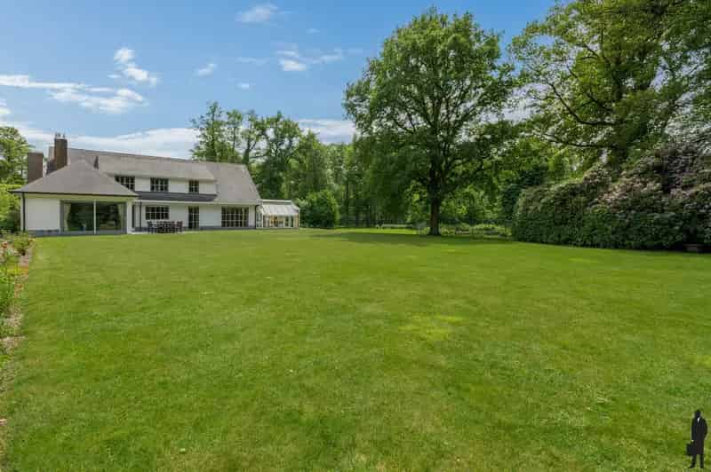 Bouwgrond Schilde 14990m²: Ruime woning, tuin, vijver, ideale locatie