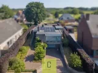 Villa te koop Assebroek - Instapklaar met Zonnepanelen en Thuisbatterij