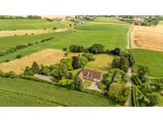 Huis te koop Amougies Ruime woning met paardenstallen