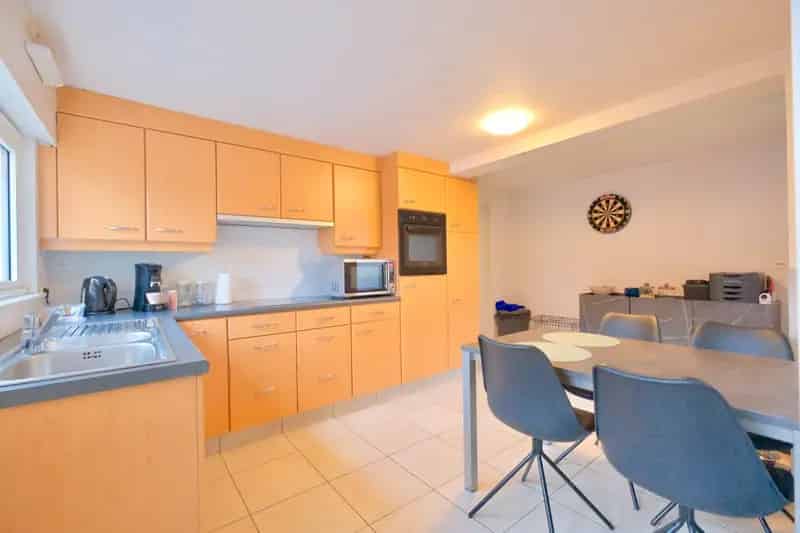 Kortemark 3 Slaapkamers Rustig gelegen woning 642m²