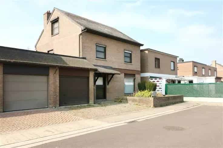 Ruime 5 Slaapkamer Huis Te Koop in Aarschot