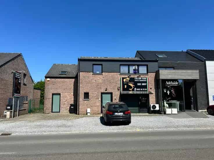 Appartement te koop: 2 slaapkamers, terras, parking, moderne afwerking