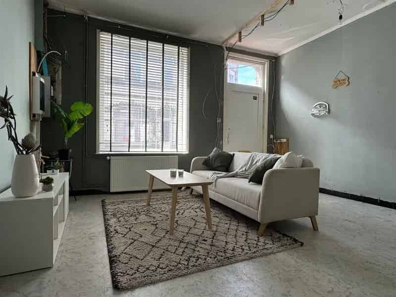 Huis te huur Izegem: 4 slaapkamers, tuin, op te frissen