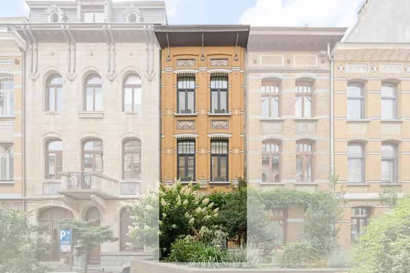 Herenhuis Antwerpen: Ruime woning met karakter, stadskoer en terrassen