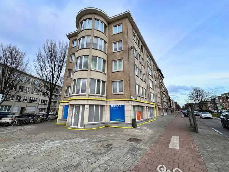 Veelzijdig kantoor op een commerciële hoek in Antwerpen-Zuid