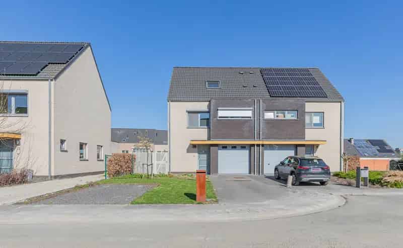 Recente Driegevelwoning Doodlopende Straat