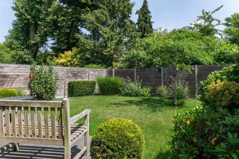 Perfect Onderhouden Halfopen Woning Zonnige Tuin