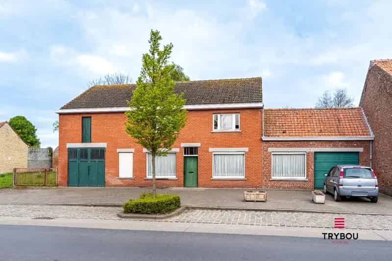 Huis te koop: Ruime woning met 2 garages en magazijn