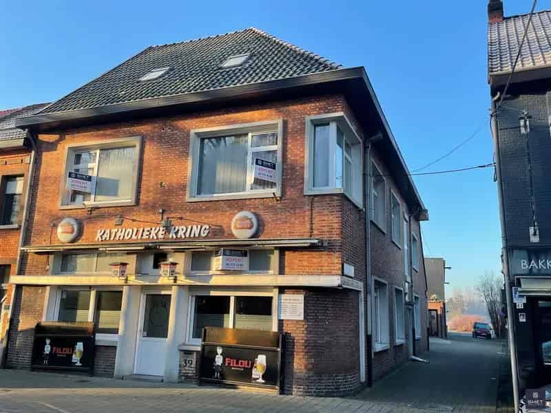 Ruim Handelspand met Garage te Koop