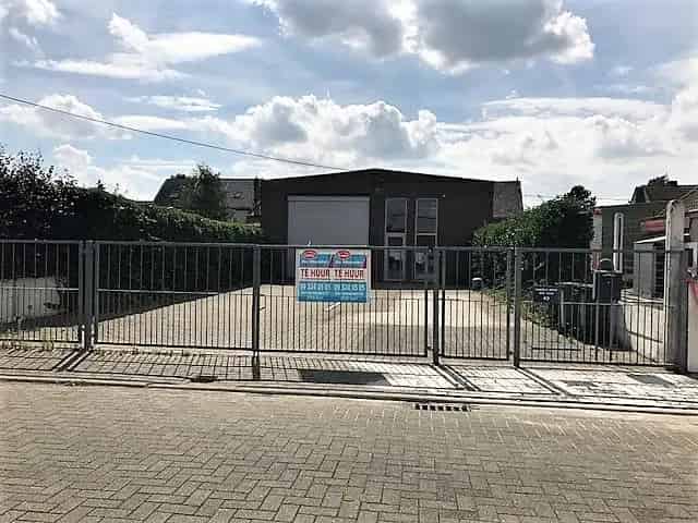 INSTAPKLAAR Magazijn 314m² Ruime Parking