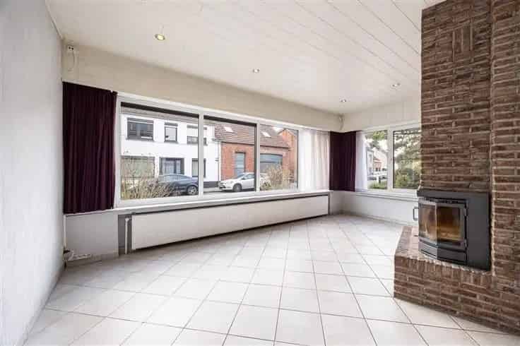 Huis Te Koop Schilde: 3 slaapkamers, 219m², tuin, 17 zonnepanelen