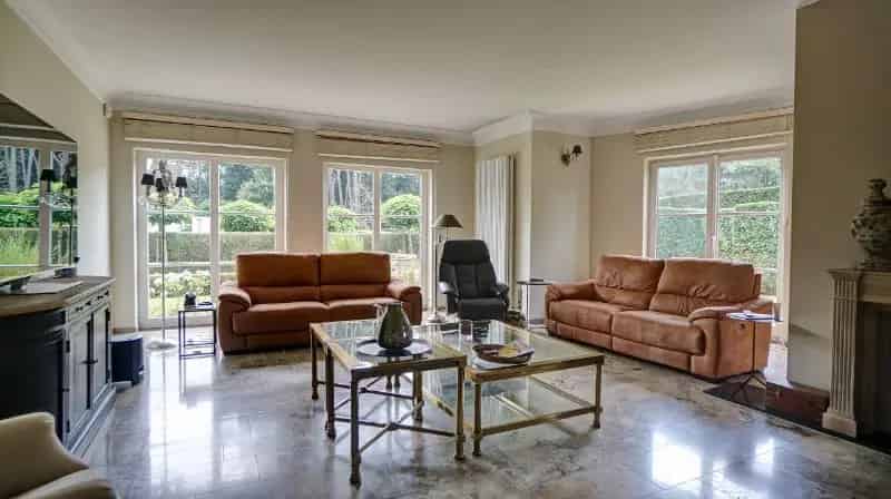 Staande Villa 560m² 29 Are Zwembad