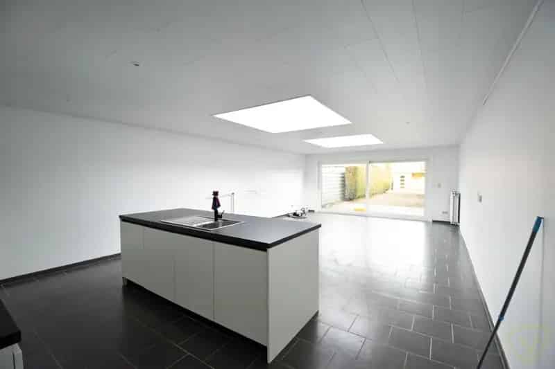 Moderne Vernieuwde Woning Nabij Centrum