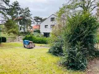 Te koop villa De Panne met ruime zongerichte tuin en garage