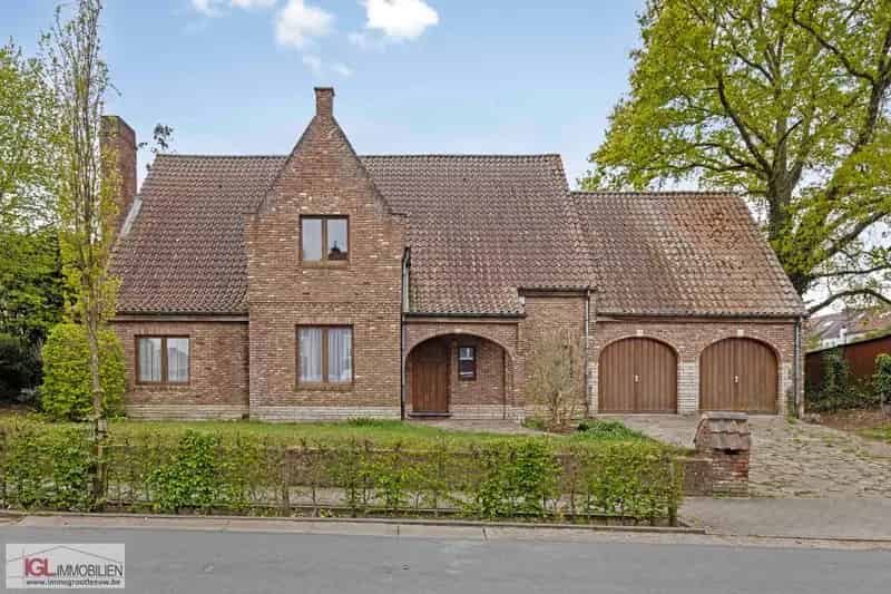 Ruime Villa te Huur Huizingen - 210m² - Renovatieproject