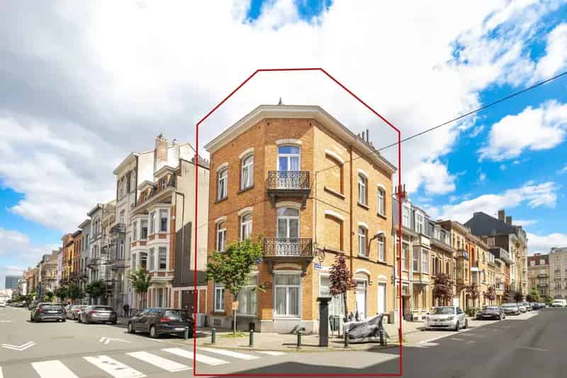 Huis te huur Elsene 7 woningen 230m2