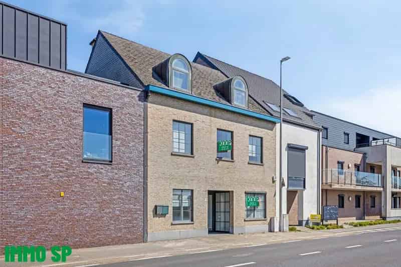 Duplex Appartement te Koop: 2 slaapkamers, Terras en Parking