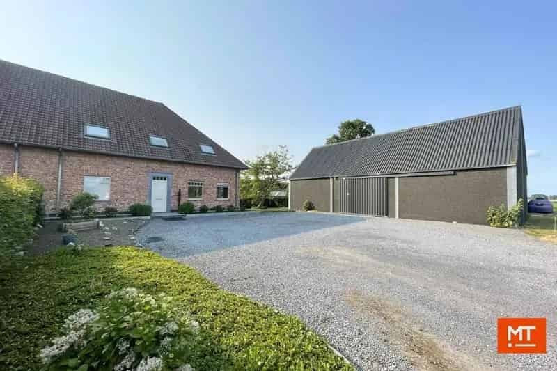 Te Huur Ruime Familiewoning met Loods 4 slaapkamers