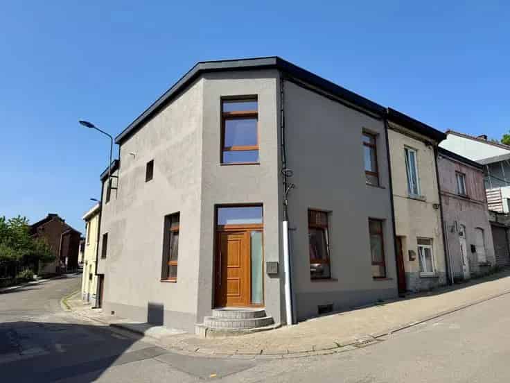 Gerenoveerde Familiewoning 4 slaapkamers Dampremy