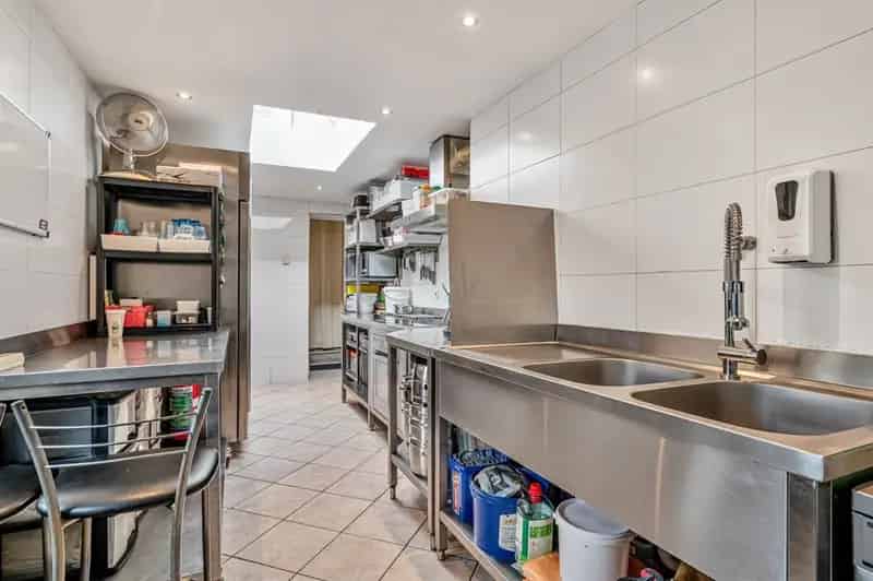 Handelshuis met Woning te Aalst Stadsrand