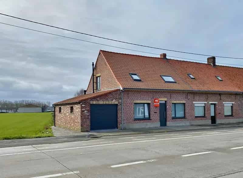 Huis te koop: 4 Slaapkamers, Garage, Zuidtuin