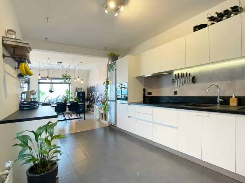 Appartement te huur Melsele: 4 slaapkamers, terras en garage