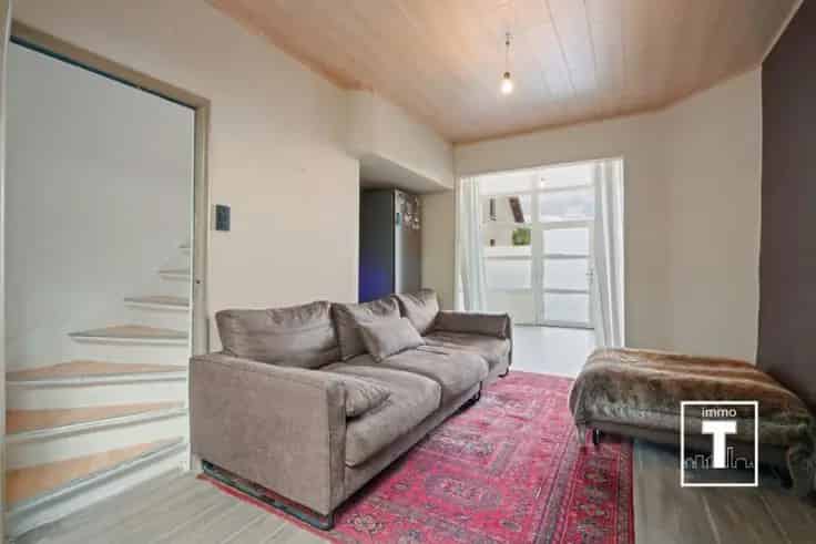 Huis Te Koop Gentbrugge: Op te frissen woning met 3 slaapkamers