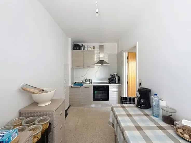 Appartementsblok Te Koop: 4 Flats met Garage