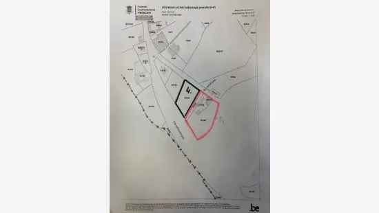 Ruime hoeve op +/- 10.500 m² met weide +