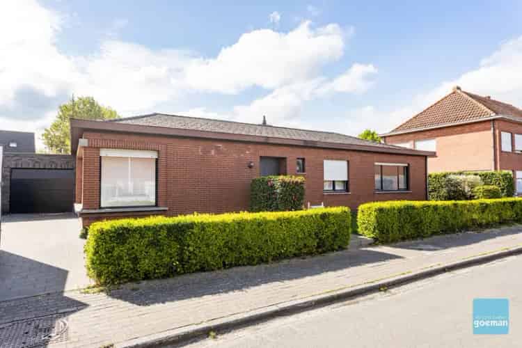 Huis te koop: 3 slaapkamers, 2 garages, zuidtuin