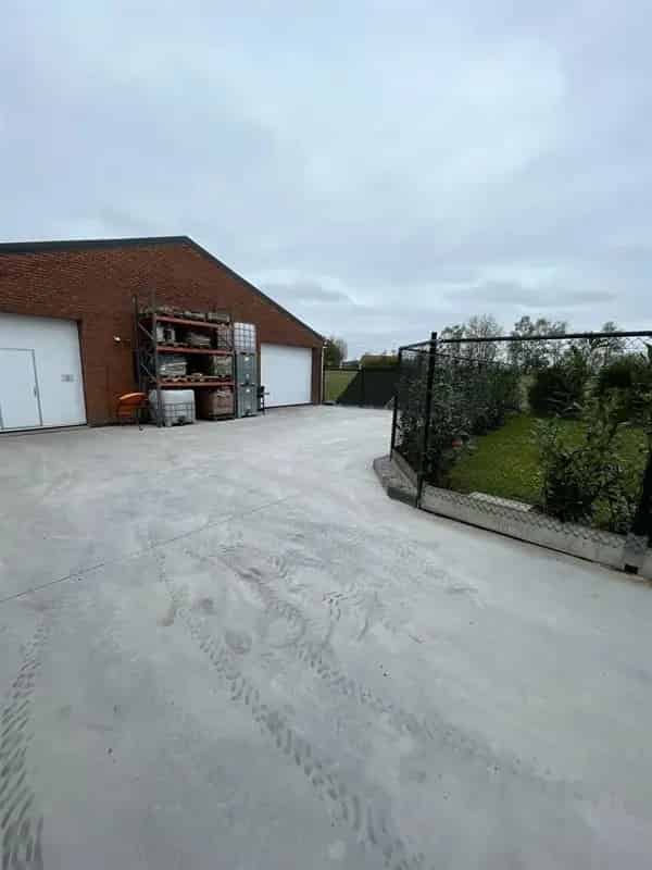 Huis te koop in Ledegem met loods en huuropbrengst