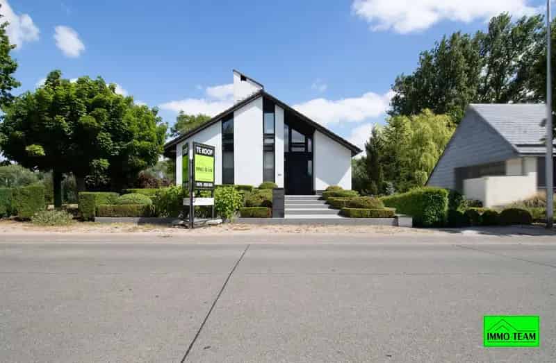 Instapklare Villa 3 Slaapkamers Garage Ruime Tuin