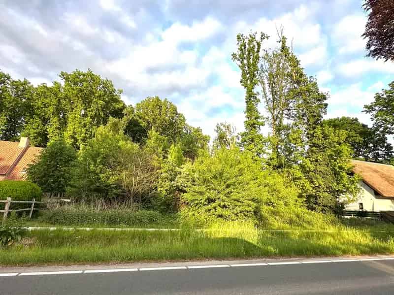 Bouwgrond te huur 's Gravenwezel: 30m breed, 250m² bebouwbaar
